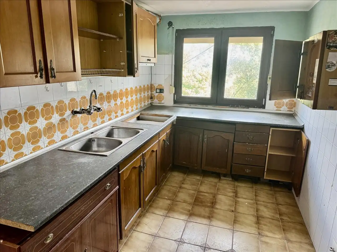 Kitchen of Houses for sale in Pratdip  with Private garden, Terrace and Storage room
