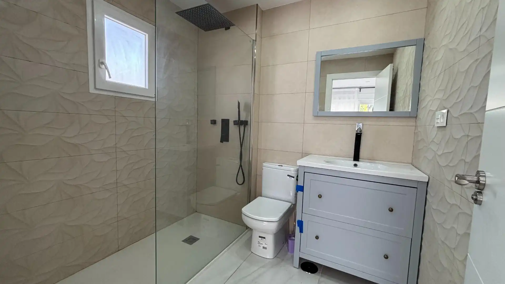 Bathroom of Houses for sale in La Nucia  with Air Conditioner, Heating and Private garden