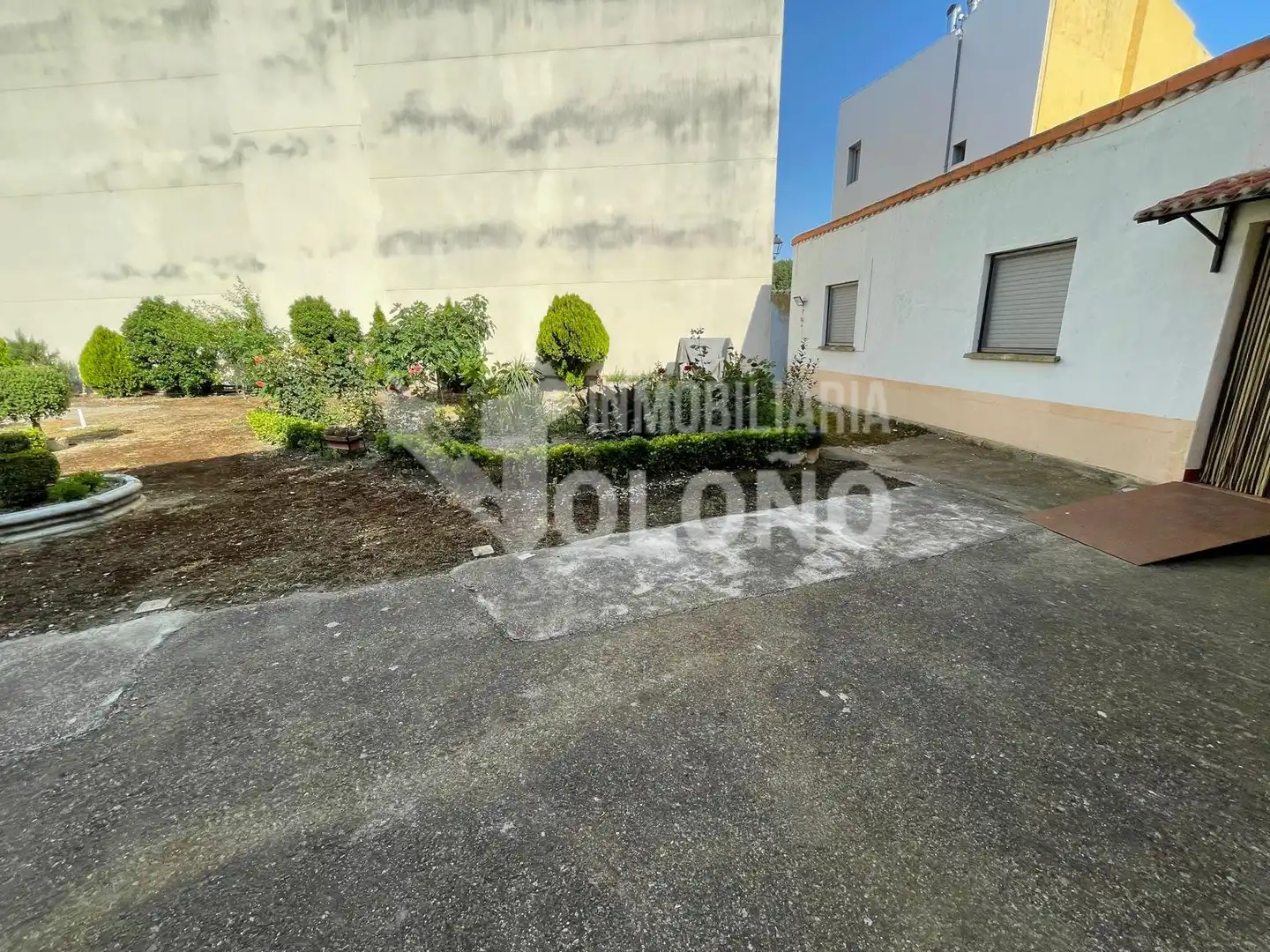 Houses for sale in Cihuri  with Heating, Private garden and Storage room