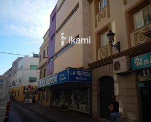 Vista exterior de Edifici en venda en La Línea de la Concepción