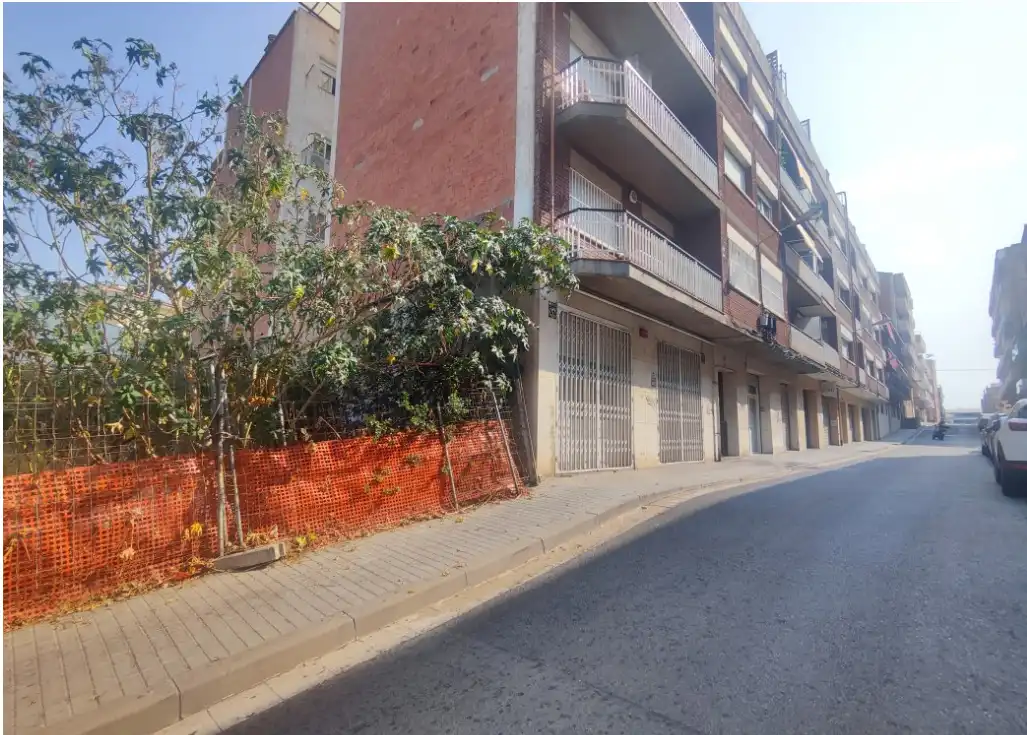 Vista exterior de Residencial en venta en Badalona