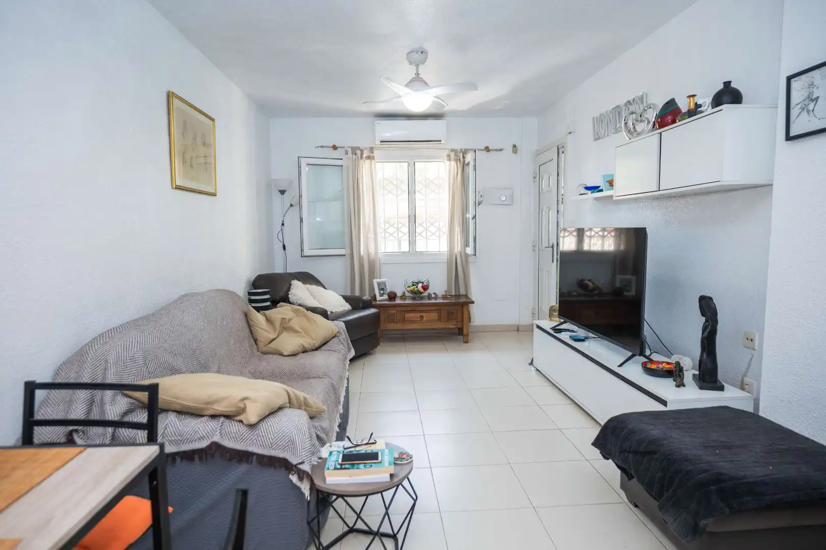 Habitación de Casa adosada en venta en Pilar de la Horadada con Aire acondicionado, Jardín privado y Terraza