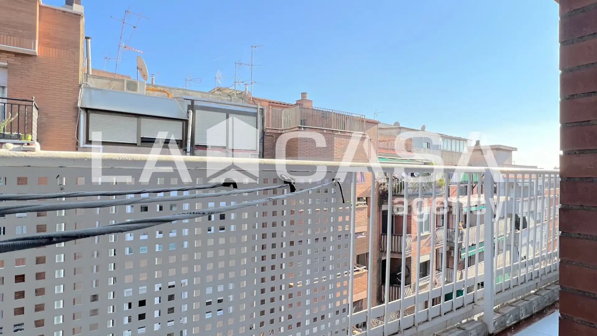 Vista exterior de Piso en venta en  Barcelona Capital con Balcón
