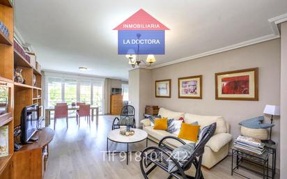 Living room of Flat for sale in Móstoles  with Heating, Terrace and Storage room