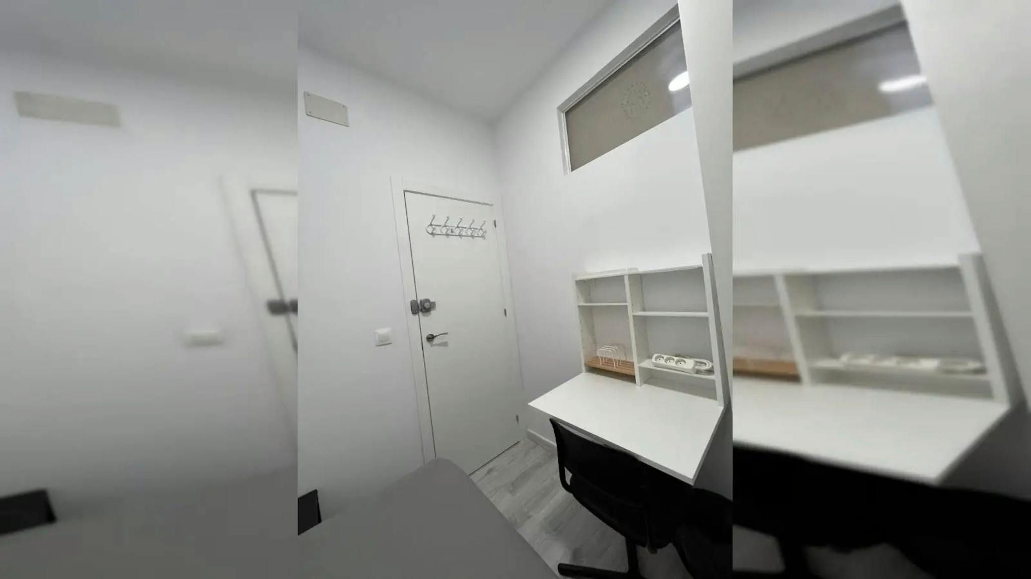 Flat to share in  Barcelona Capital  with Furnished and Washing machine