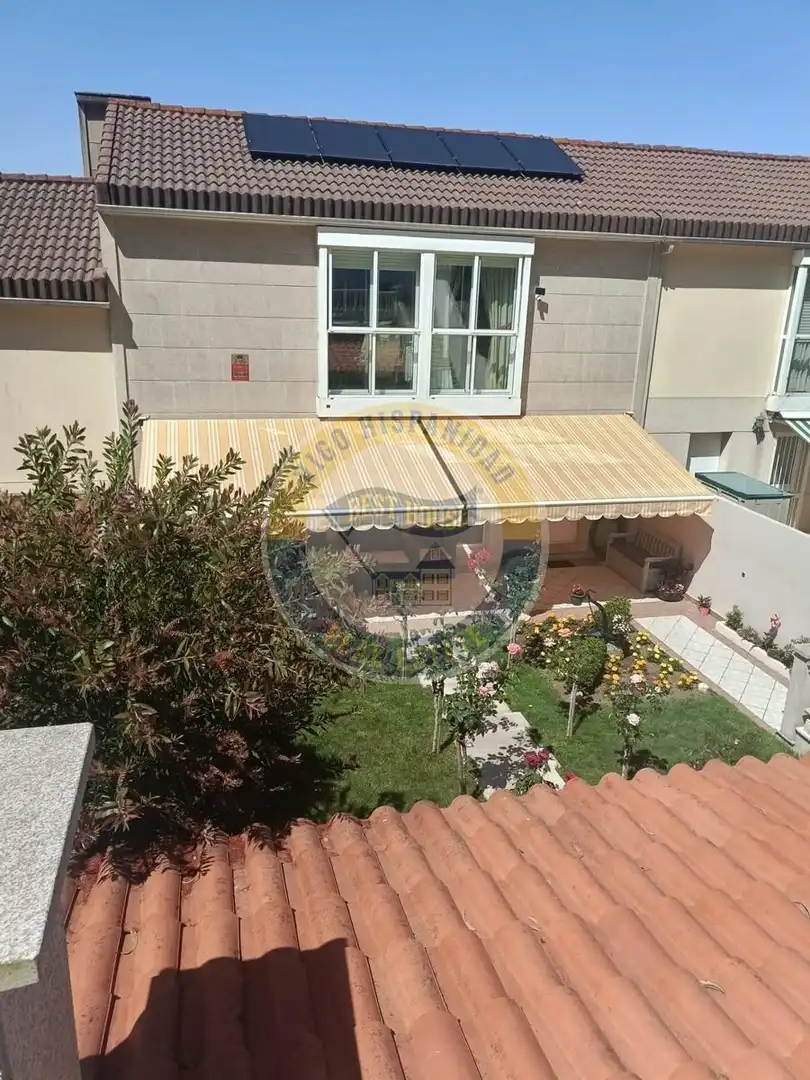 Casa adosada en venda a undefined Residencial Candeán, Cabral - Candeán