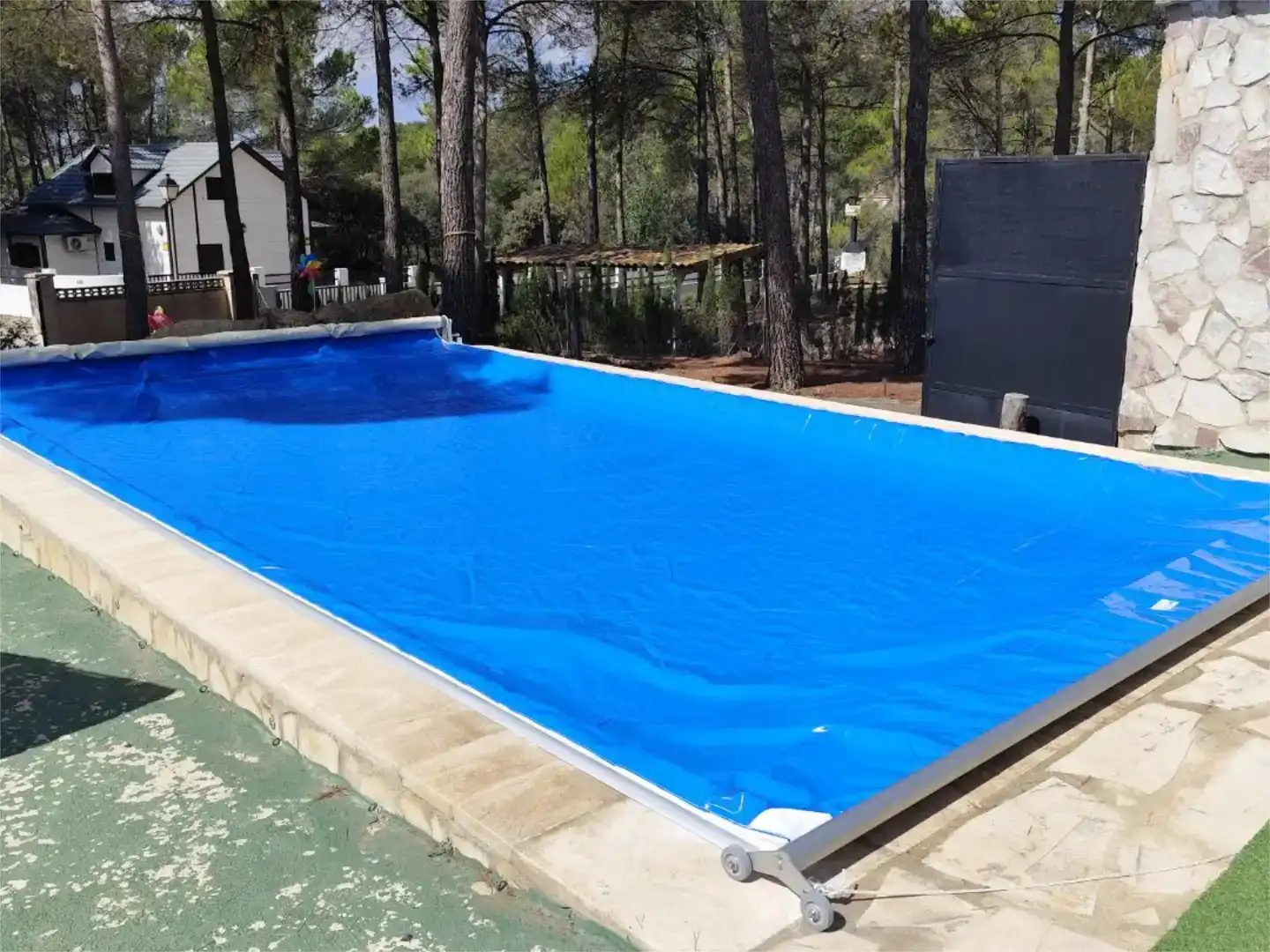 Piscina de Casa o xalet en venda en Utiel amb Aire condicionat, Jardí privat i Traster