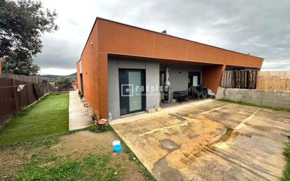 Vista exterior de Casa o xalet en venda en Valdeprados amb Calefacció i Piscina