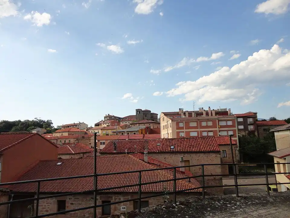 Vista exterior de Casa o chalet en venta en Vilviestre del Pinar