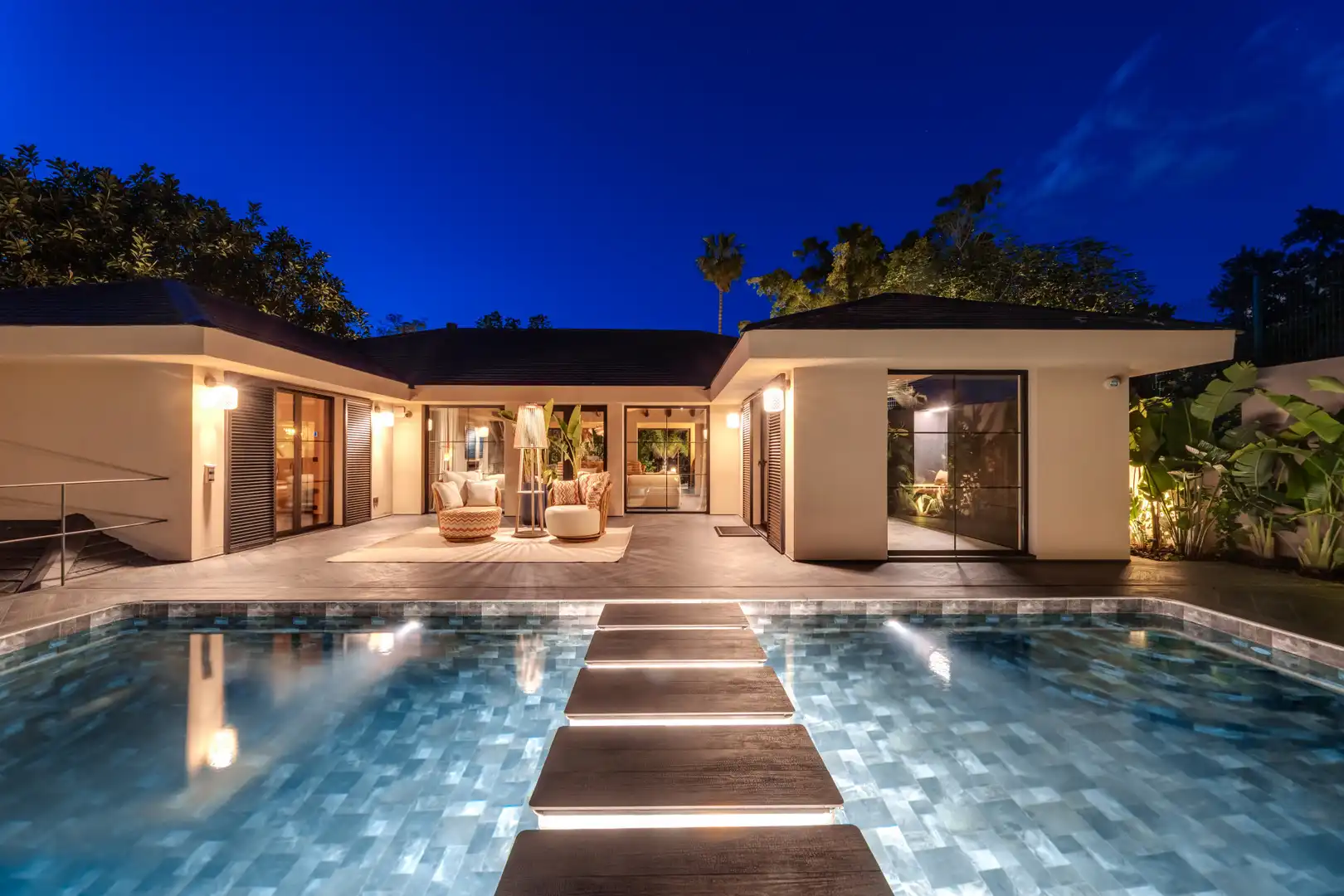 Swimming pool of Houses for sale in Marbella  with Air Conditioner, Private garden and Terrace