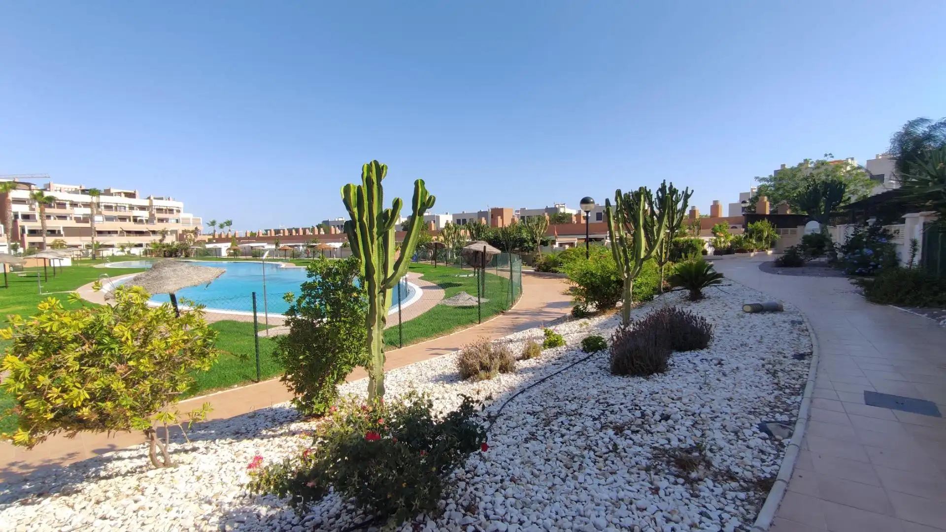 Jardín de Apartamento en venta en Almería con Aire acondicionado, Jardín privado y Terraza