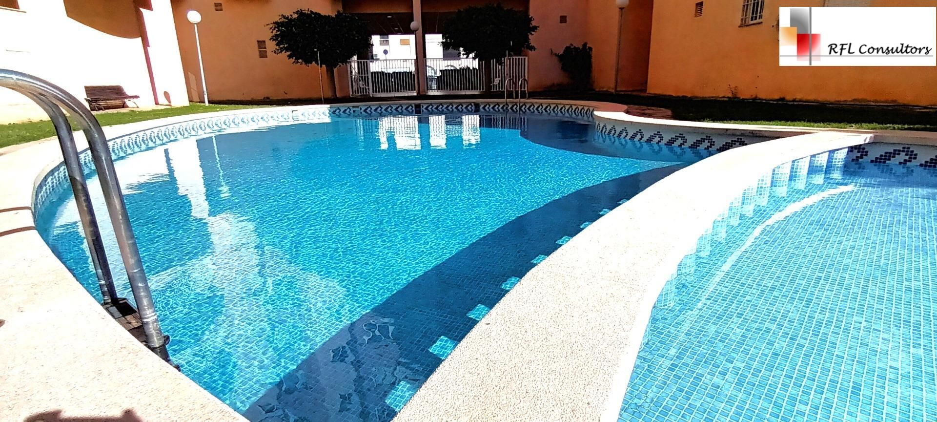 Piscina de Apartament de lloguer en Torreblanca amb Aire condicionat, Jardí privat i Terrassa