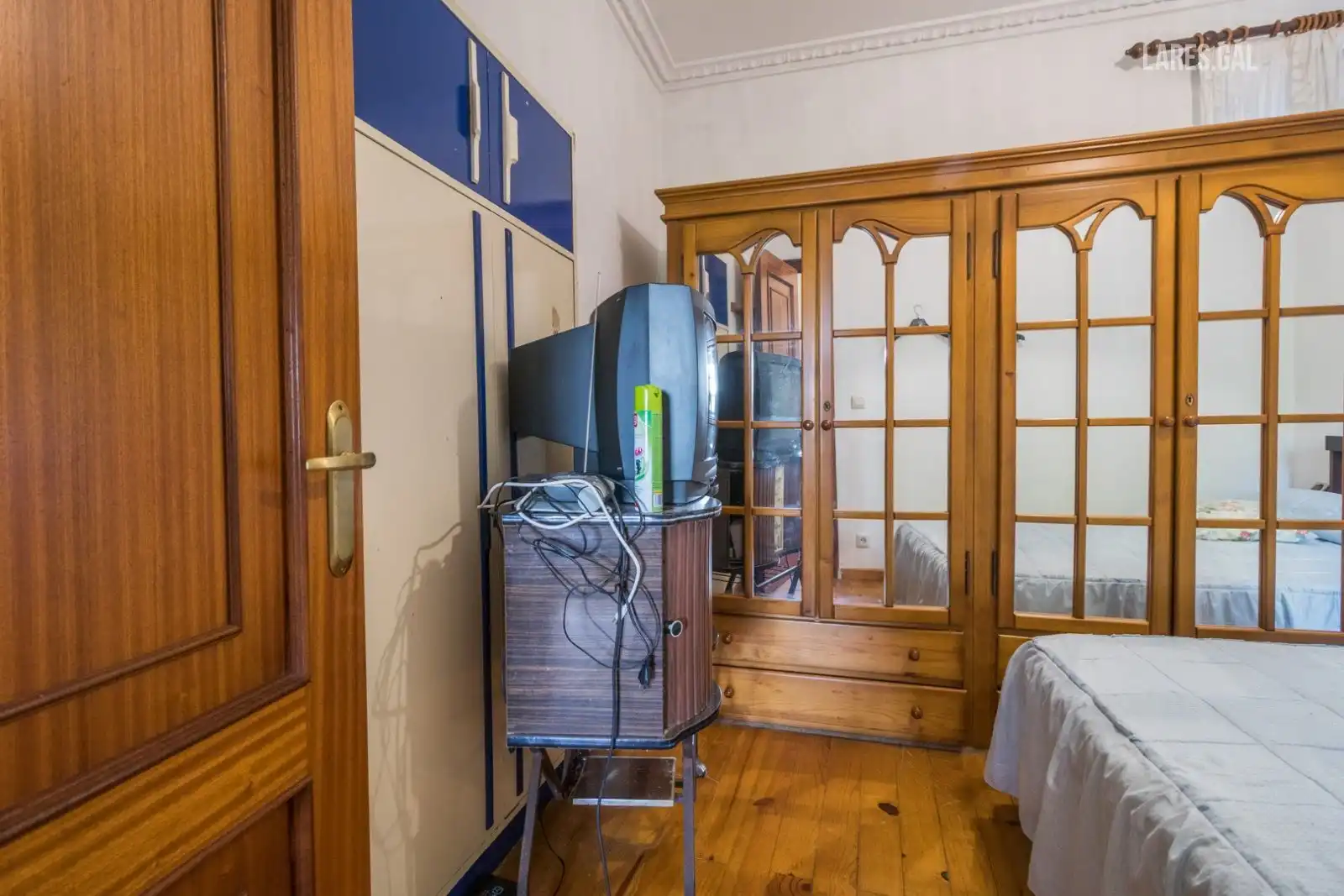 Habitación de Edificio en venta en Cangas 