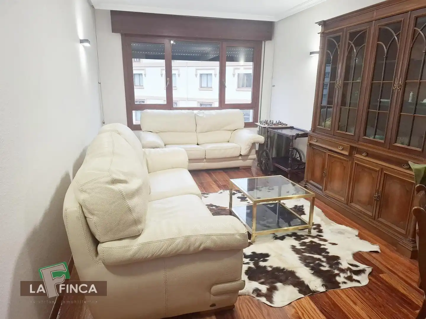 Sala de estar de Apartamento de alquiler en Oviedo  con Calefacción, Parquet y Terraza