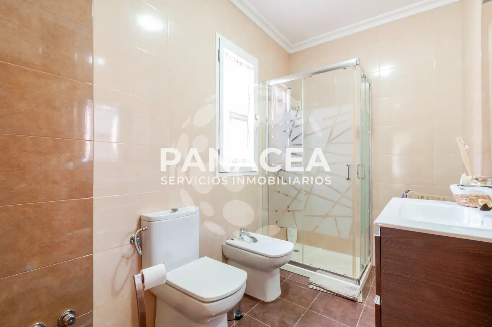 Baño de Casa adosada en venta en Vícar con Jardín privado, Terraza y Amueblado