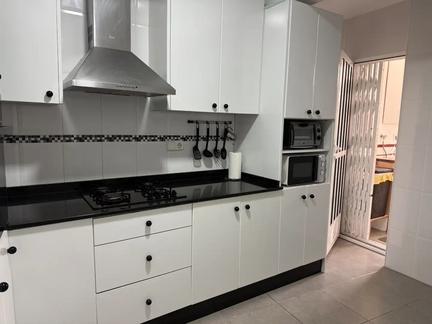 Cuina de Casa o xalet en venda en Cartagena amb Aire condicionat, Calefacció i Jardí privat