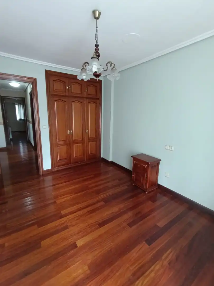 Dormitori de Pis en venda en Ferrol amb Calefacció, Parquet i Traster