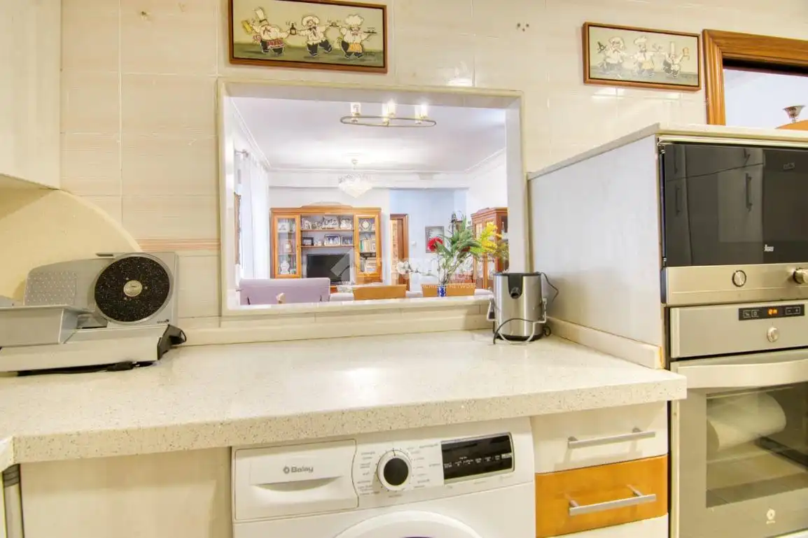 Cocina de Piso en venta en Santander con Calefacción