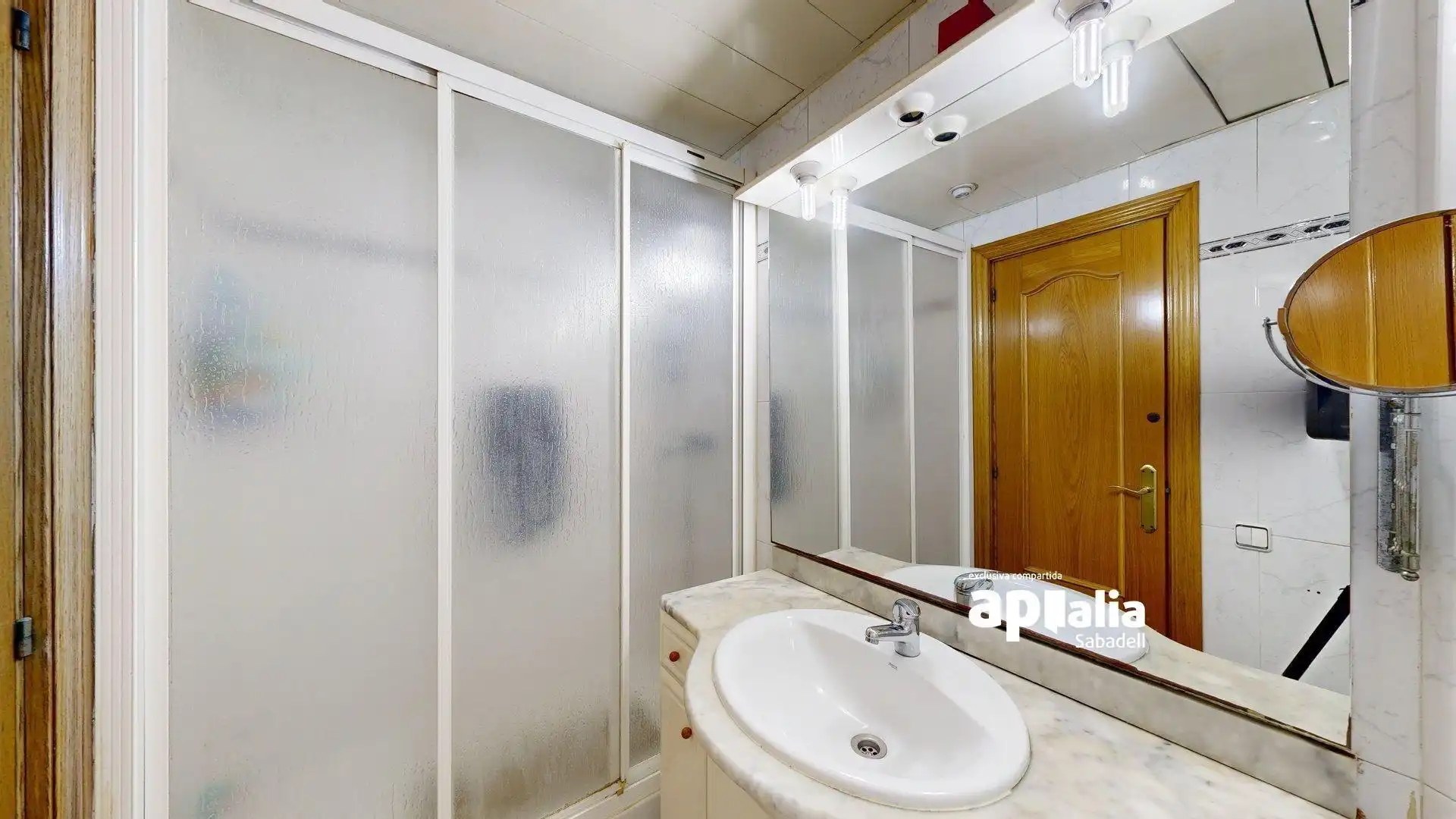 Badezimmer von Wohnung zum Verkauf in Barberà del Vallès mit Klimaanlage, Heizung und Balkon