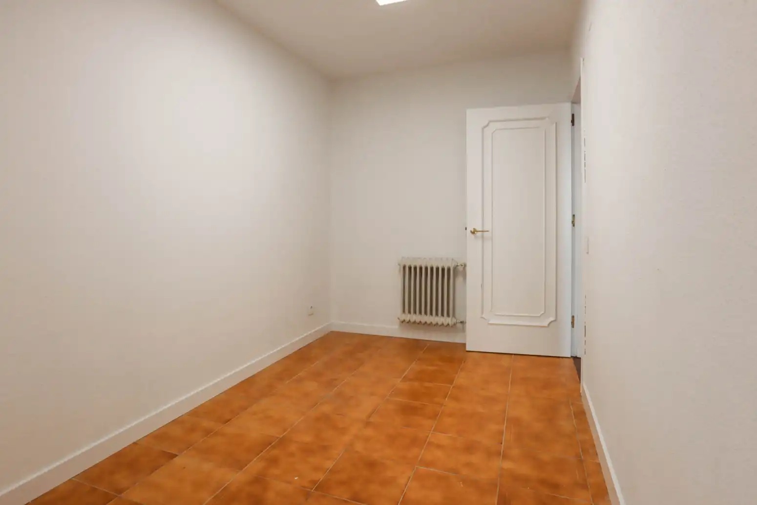 Schlafzimmer von Wohnung zur Miete in Oviedo  mit Heizung und Parkett