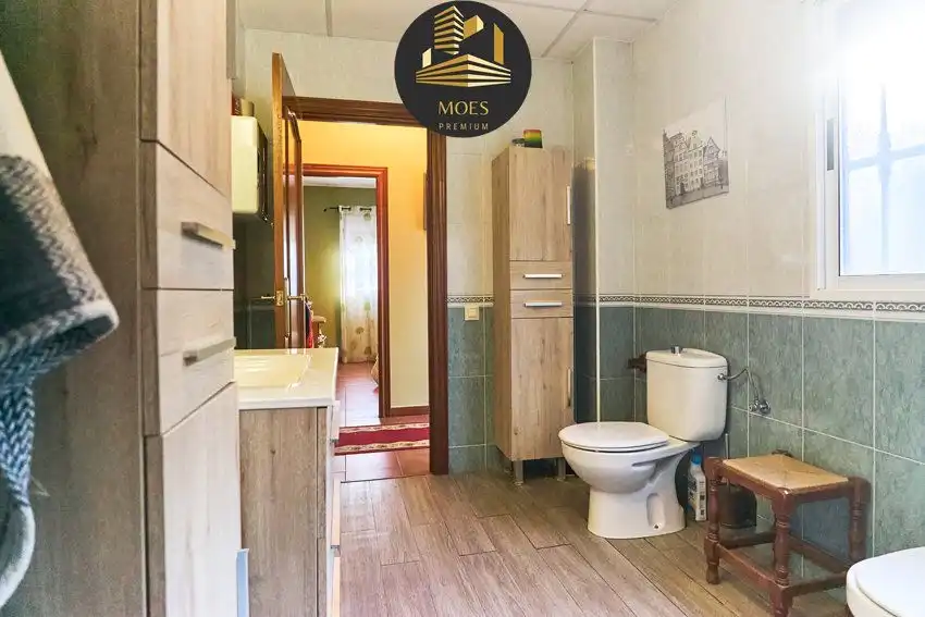 Bany de Casa o xalet en venda en Jaén amb Aire condicionat, Calefacció i Terrassa