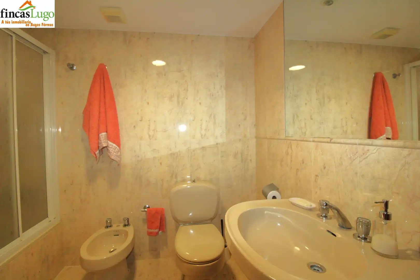 Baño de Casa o chalet en venta en Guntín con Calefacción, Jardín privado y Terraza