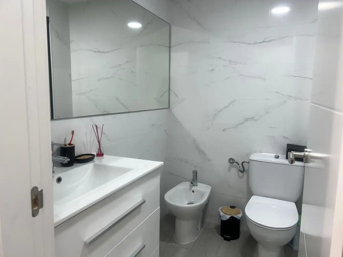 Bathroom of Flat for sale in Fuengirola  with Private garden, Terrace and Furnished