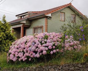 Vista exterior de Casa o xalet en venda en Camargo amb Calefacció, Jardí privat i Balcó