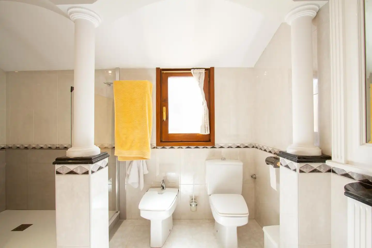 Badezimmer von Maisonette zum Verkauf in Villava / Atarrabia mit Klimaanlage, Heizung und Terrasse