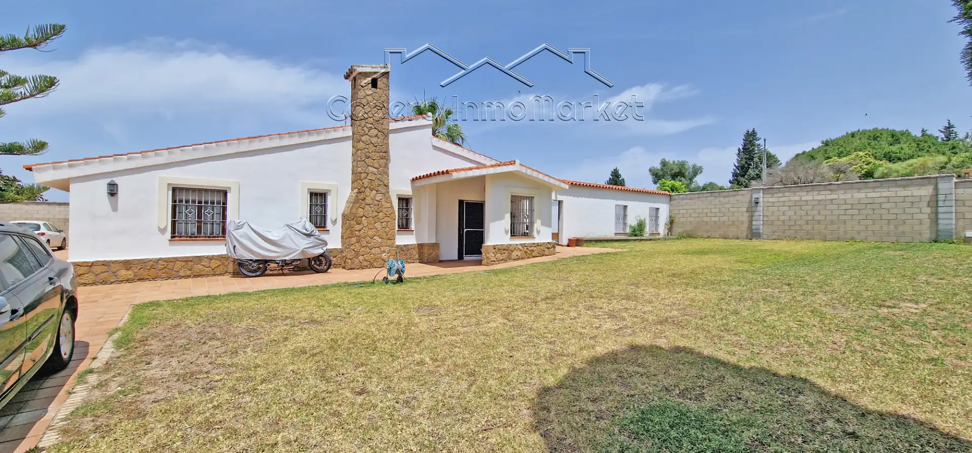 Vista exterior de Casa o xalet en venda en El Puerto de Santa María amb Aire condicionat, Jardí privat i Piscina