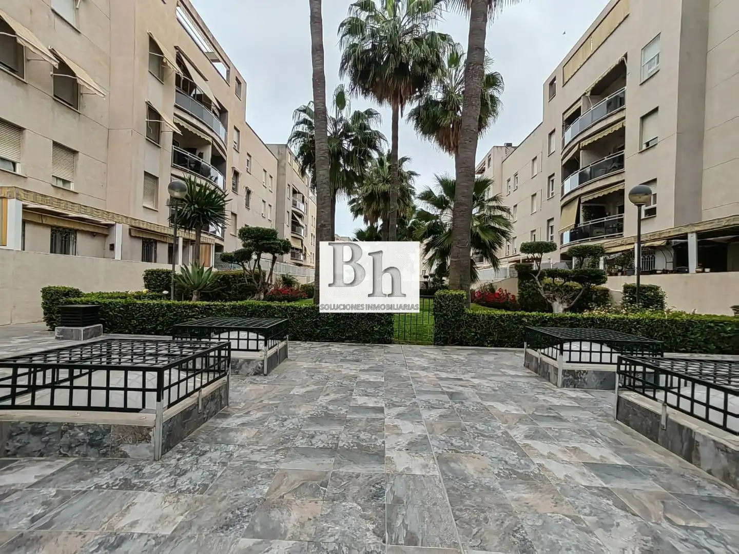 Vista exterior de Piso en venta en Málaga con Aire acondicionado, Jardín privado y Terraza