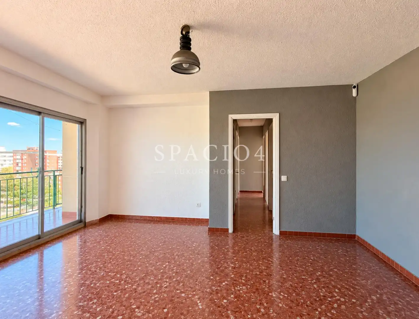 Piso con terraza en venta en ORENSE