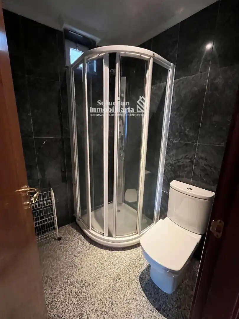 Bany de Apartament en venda en Salamanca amb Calefacció i Moblat