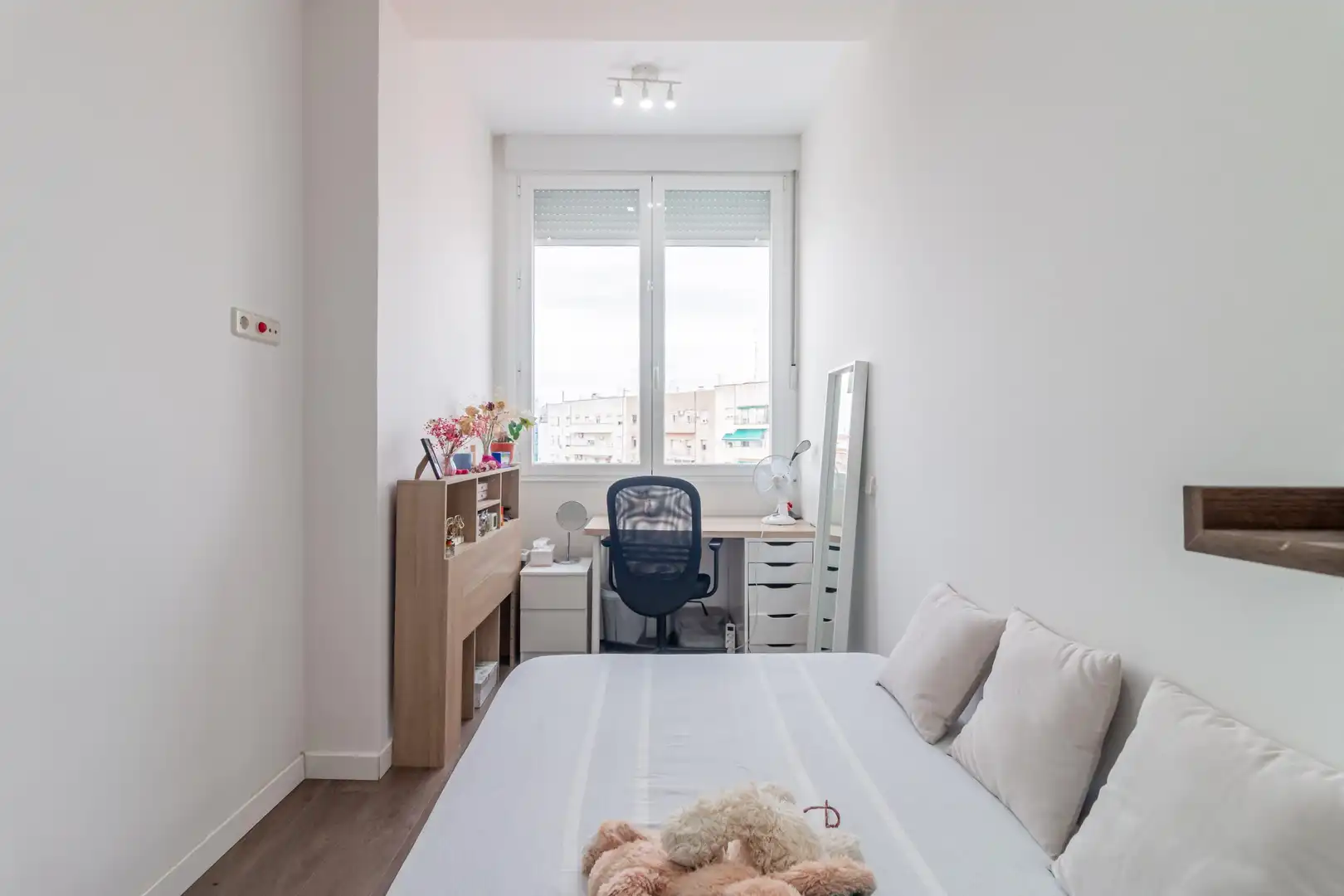 Dormitori de Apartament en venda en Madrid amb Calefacció
