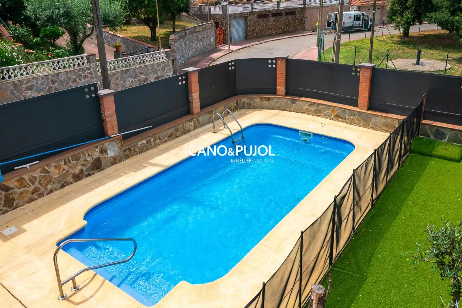 Piscina de Casa o chalet en venta en Terrassa con Aire acondicionado, Calefacción y Terraza