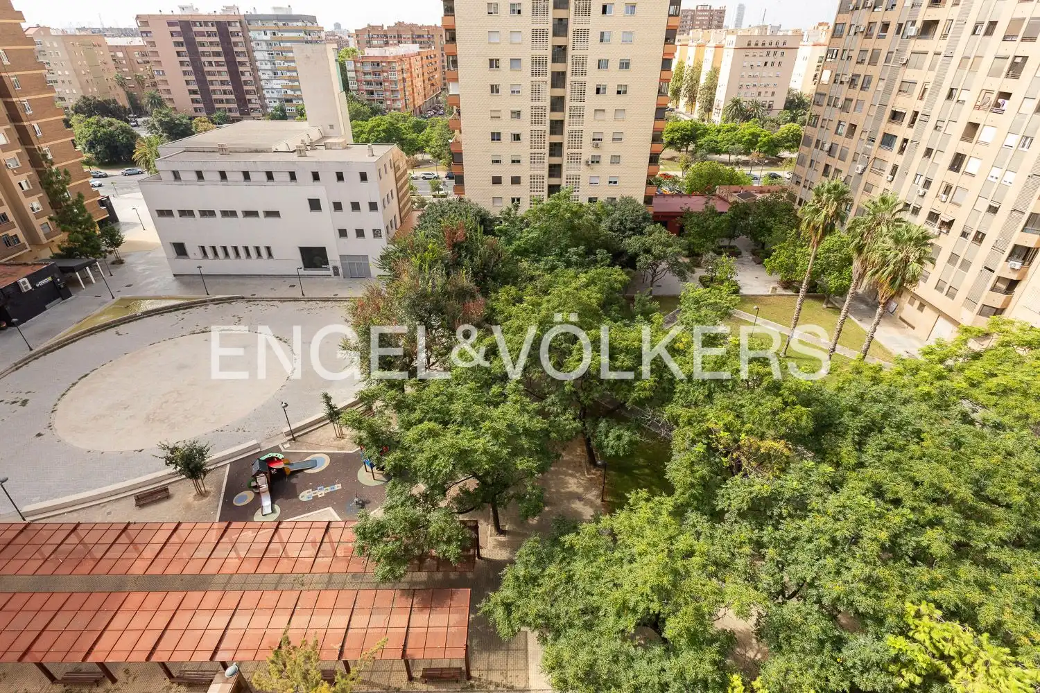 Außenansicht von Wohnung zur Miete in Valencia mit Klimaanlage, Heizung und Terrasse