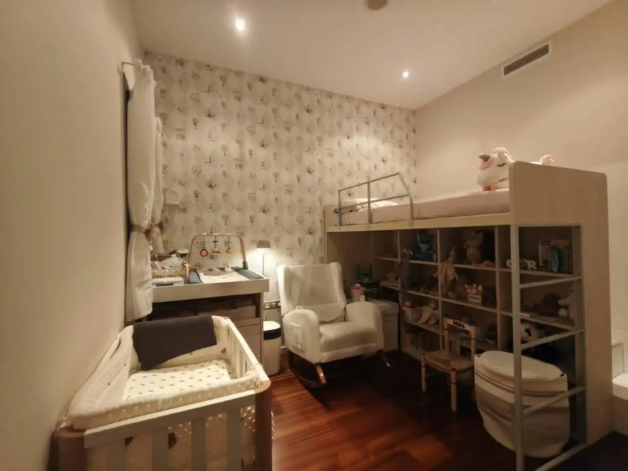 Habitación de Piso en venta en Barcelona con Aire acondicionado, Calefacción y Balcón
