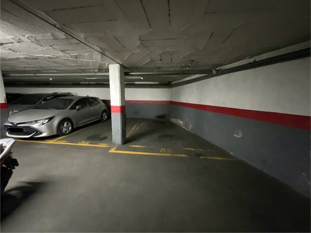 Garaje en Venta en El Baix Guinardó