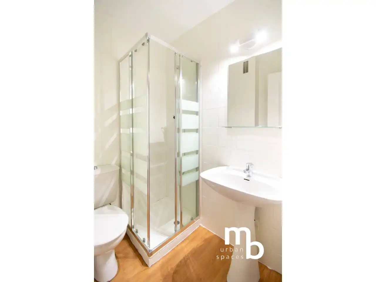 Baño de Piso de alquiler en Madrid con Aire acondicionado, Calefacción y Parquet