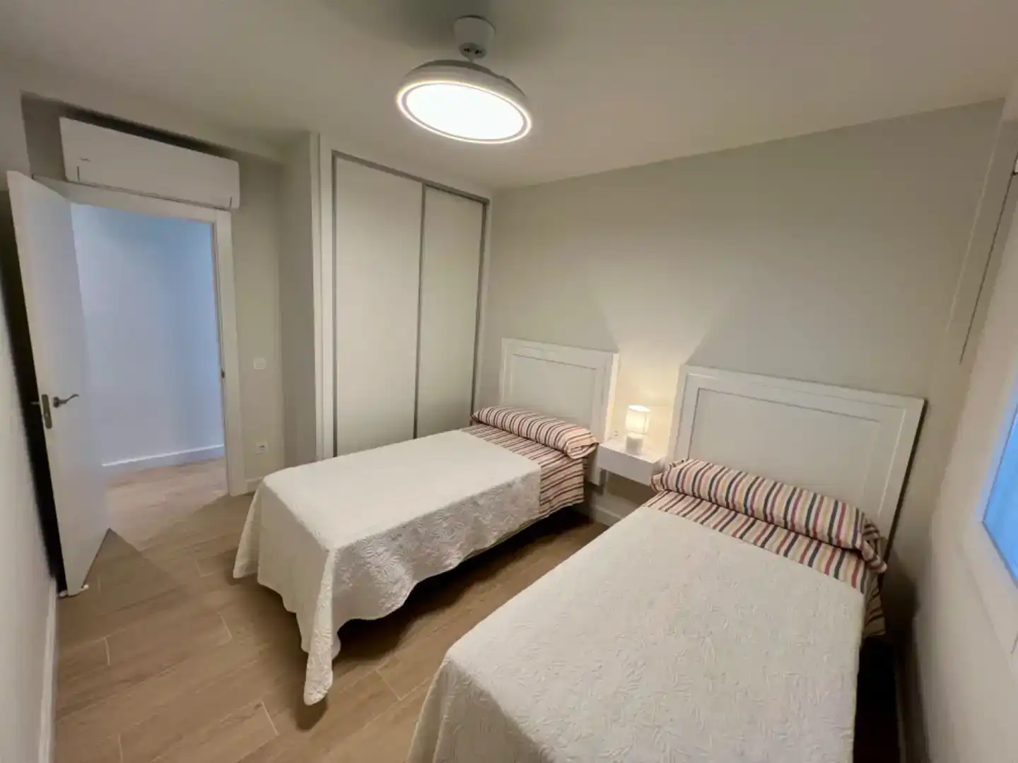 Bedroom of Flat for rent in Almuñécar  with Air Conditioner and Furnished
