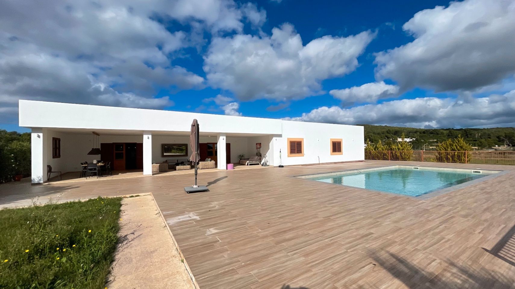 Piscina de Casa o xalet en venda en Sant Joan de Labritja amb Aire condicionat, Calefacció i Terrassa