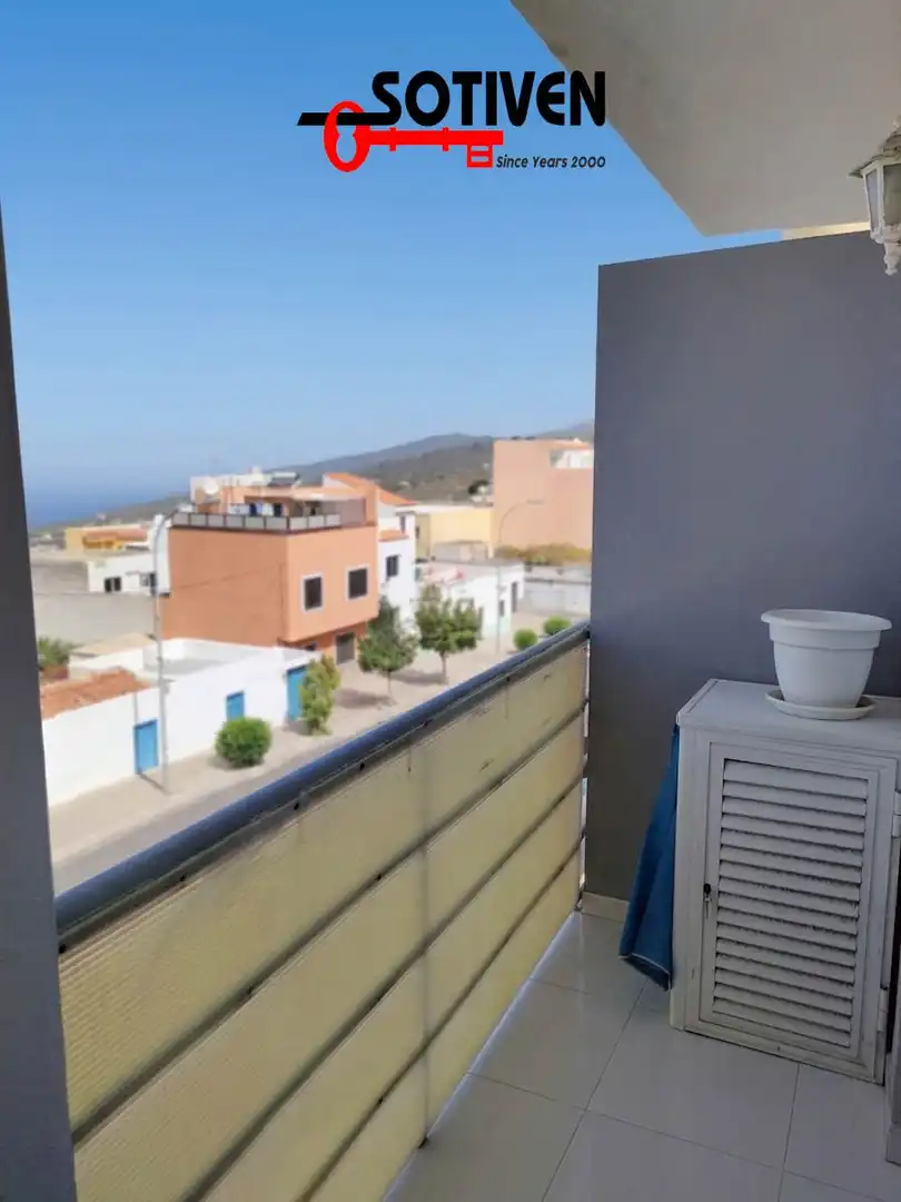 Vista exterior de Apartamento en venta en Guía de Isora con Balcón