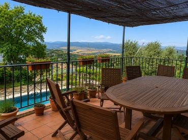 Detached house with pool for sale in Mediona