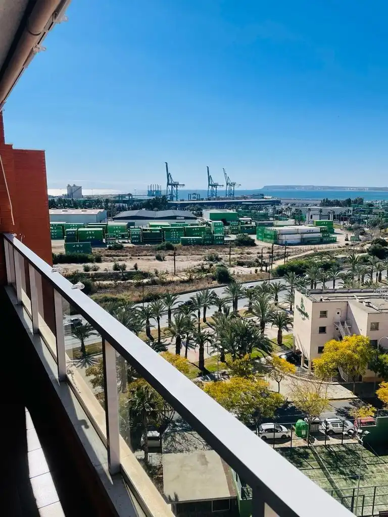 Vista exterior de Pis de lloguer en Alicante / Alacant amb Calefacció, Jardí privat i Terrassa