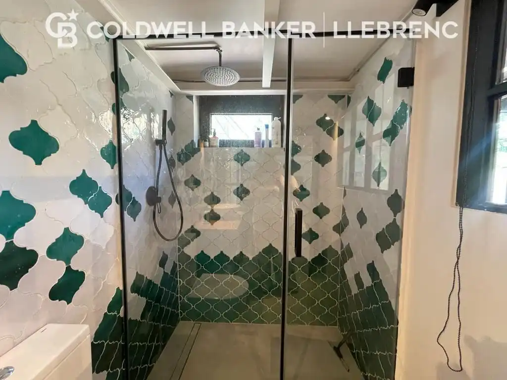 Baño de Dúplex de alquiler en Barcelona con Parquet, Amueblado y Horno