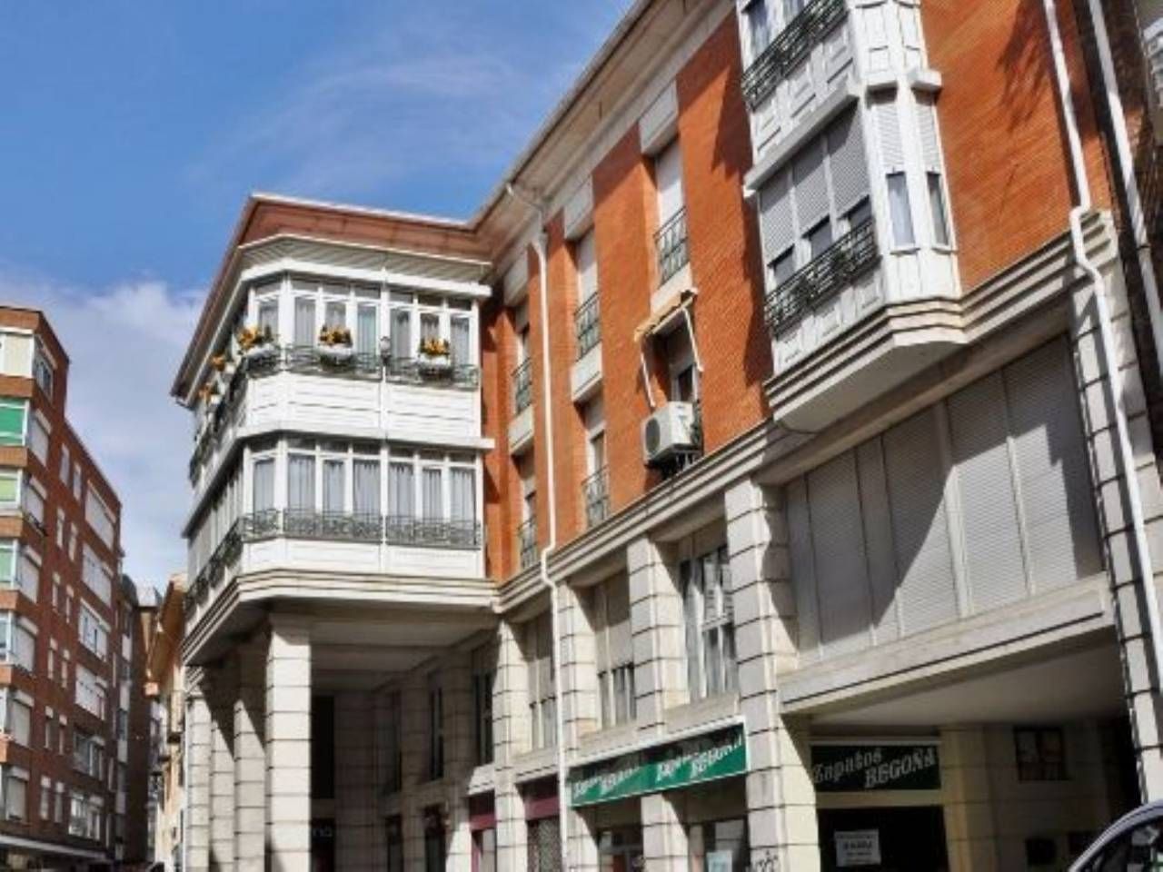 Vista exterior de Garaje de alquiler en Palencia Capital