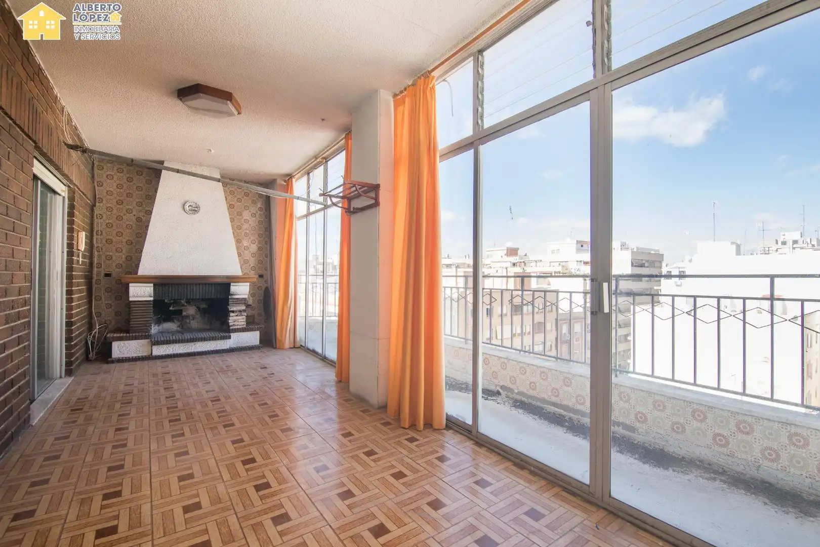 Habitación de Ático en venta en Elche / Elx con Terraza y Balcón