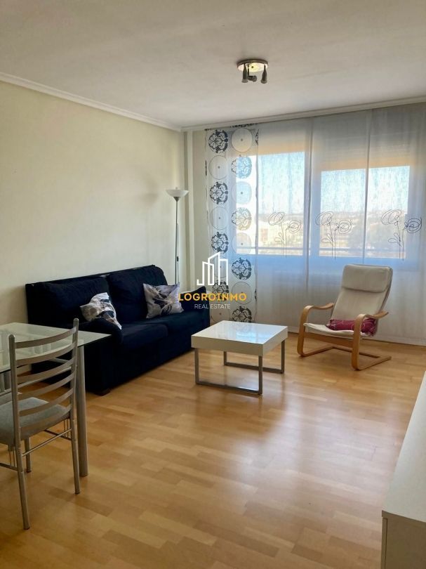 Sala d'estar de Pis en venda en Lardero amb Aire condicionat, Calefacció i Traster