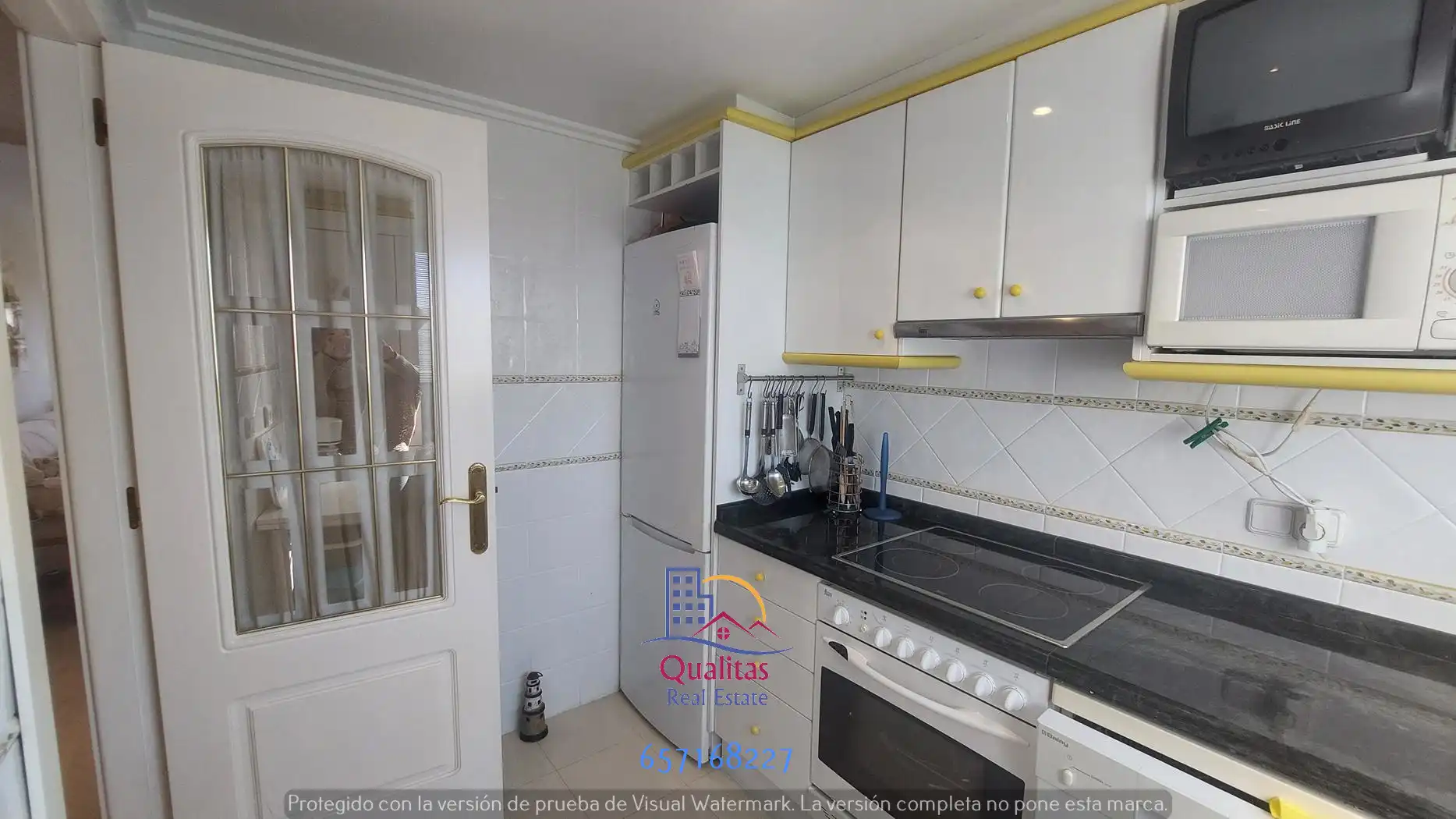 Cocina de Apartamento de alquiler en Oliva con Aire acondicionado, Calefacción y Jardín privado