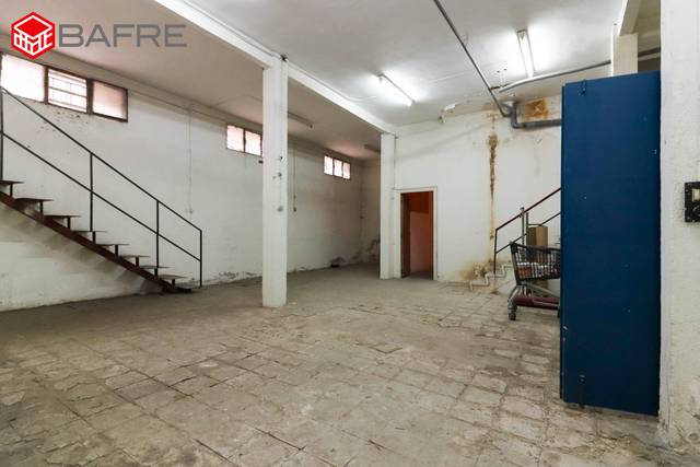 Local comercial en Venta en Calle Garmur en Quintana